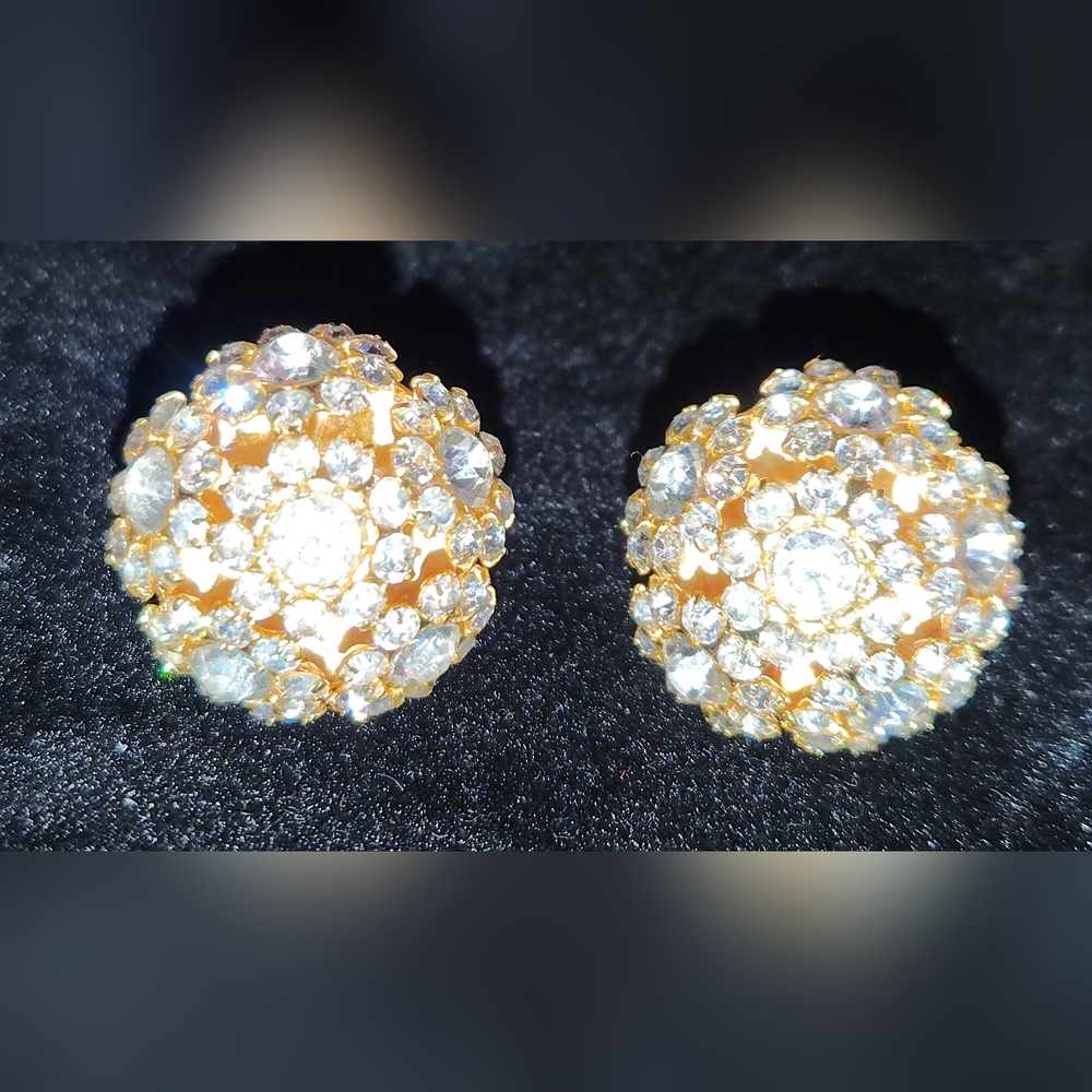 Valentino Garavani 🇨🇮 LUXE Pavé Dome Clippies (🔥Stamped Valantino🔥) - Picture 3 of 7